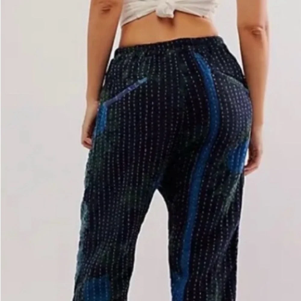 NWT FP Dr Collectors Textured Green and Indigo Pleated Kantha Pants - Picture 6 of 17